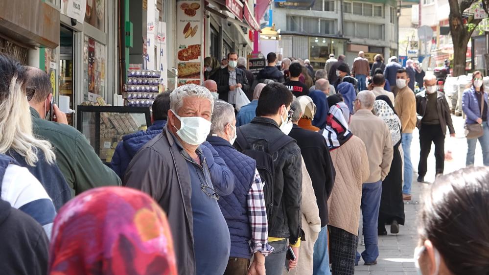 Bursa’da yasak öncesi kasap kuyruğu!