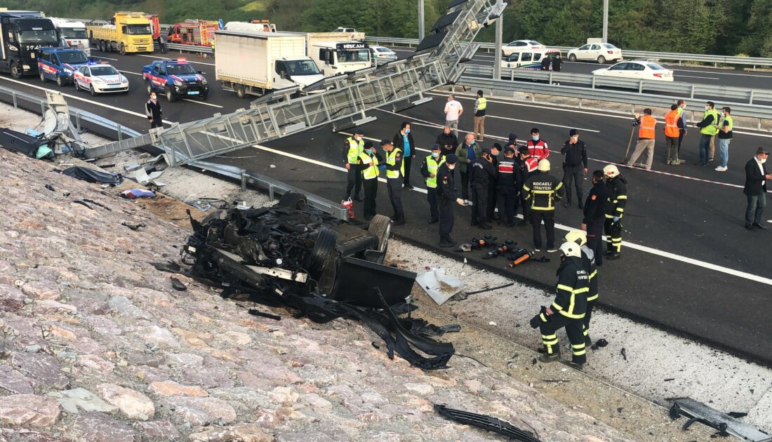 Konsolosluk otomobili devrildi: 4 kişi yaşamını yitirdi