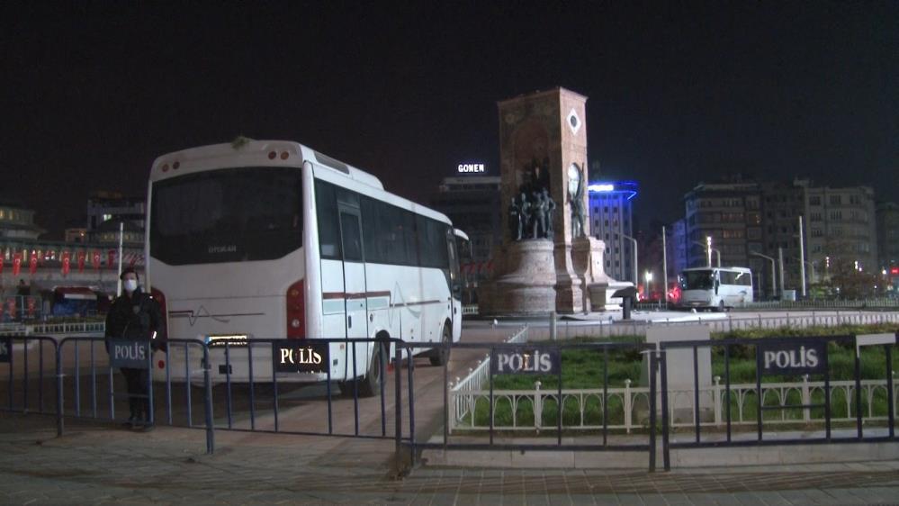 Gezi Parkı ve Taksim’e barikat