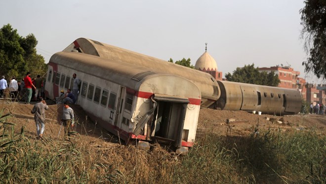 Tren faciası! Çok sayıda ölü ve yaralı var