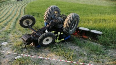 Traktörün altında kalan çiftçi hayatını kaybetti