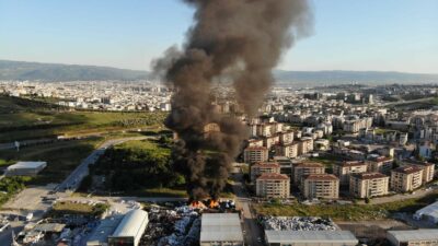 Bursa’da geri dönüşüm tesisinde korkutan yangın