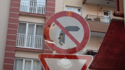 Pompalı tüfekle polislere ateş açtı