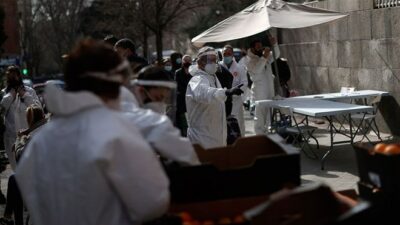 İki kişiden biri salgın nedeniyle gelirini kaybetti