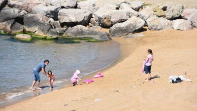 ‘Antalya’da Almanlar girebiliyor, Sinop’ta Alman vatandaşı Türkler giremiyor!