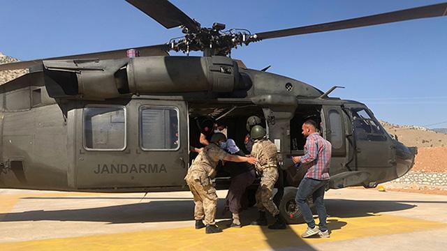 Askeri helikopter akrebin soktuğu kadın için havalandı