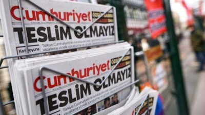 Cumhuriyet’te kriz: Yazılarına son verdiler!