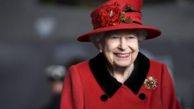 Kraliçe Elizabeth eşi Prens Philip’i onun hediyesiyle andı