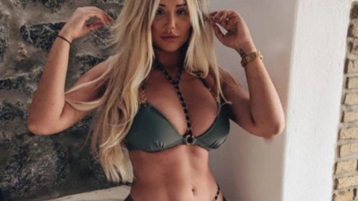 Charlotte Crosby yatak odasından çırılçıplak paylaştı