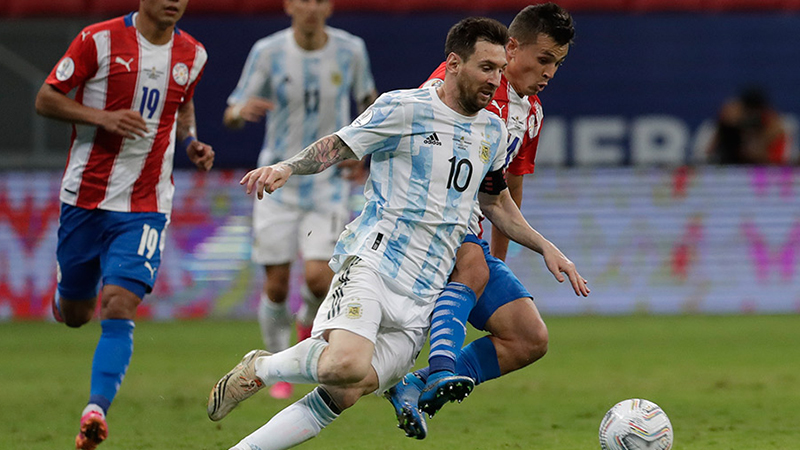 Messi rekora ortak oldu; Arjantin çeyrek finale çıktı