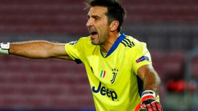 Buffon 20 yıl sonra Parma’ya döndü