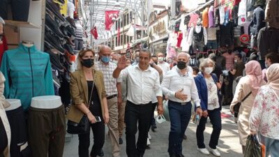 Bozbey sahaya indi! Dert dinledi, bağlama çaldı