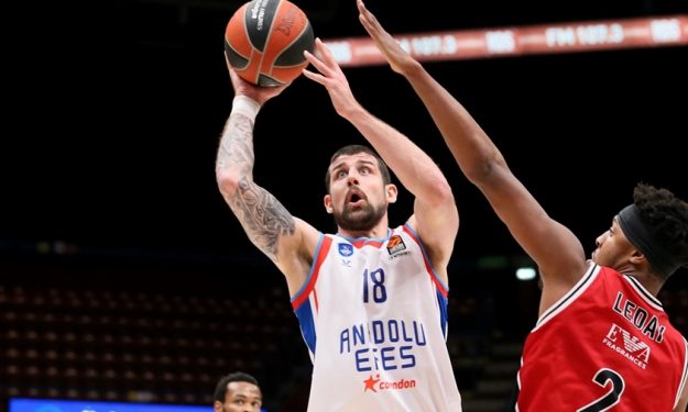 Anadolu Efes, Moerman ile sözleşme yeniledi