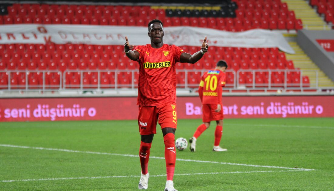 Göztepe, Cherif Ndiaye ile 3 yıllık sözleşme imzaladı