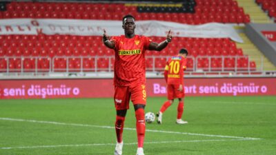 Göztepe, Cherif Ndiaye ile 3 yıllık sözleşme imzaladı