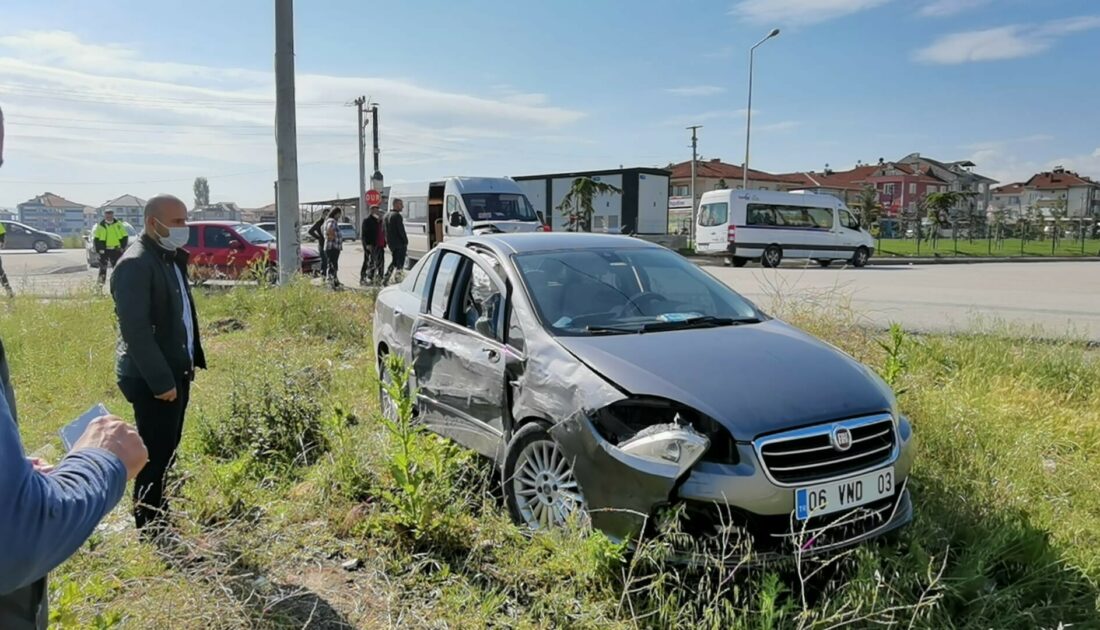 Bursa’da otomobil ile servis çarpıştı: 7 yaralı