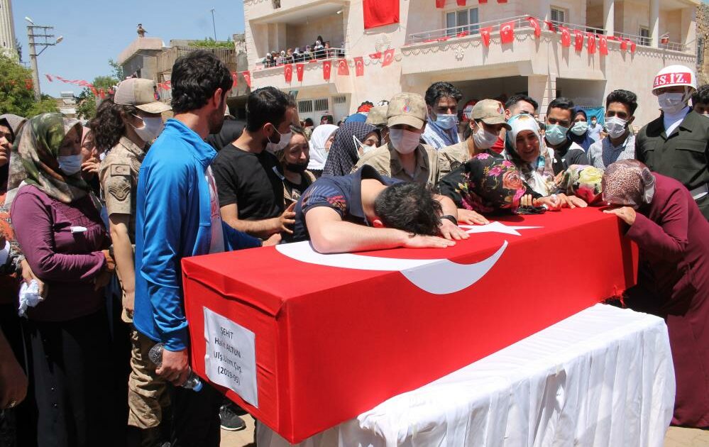 Mardin, şehidini dualarla uğurlandı