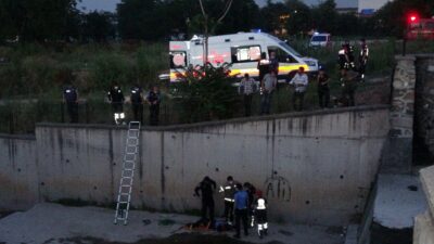 Bursa’da serinlemek için girdiği derede mahsur kaldı