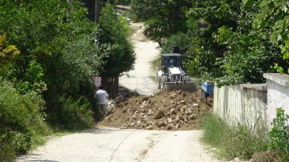 Bursa’da ‘Bana ait’ dedi, köy yolunu kapadı!