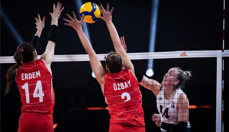 A Milli Kadın Voleybol Takımı, yarı finalde ABD’ye 3-0 mağlup oldu