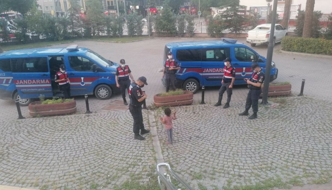 Bursa’da cezaevine giden babaya kızlarından adliye önünde veda