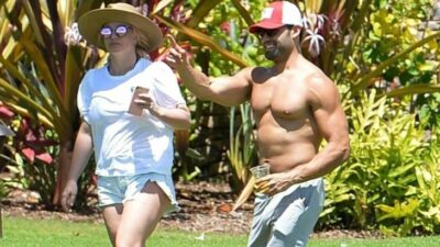 Britney Spear sevgilisiyle tatile çıktı