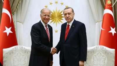 Financial Times: Erdoğan’ın çabaları Biden’ı köşeye sıkıştırıyor