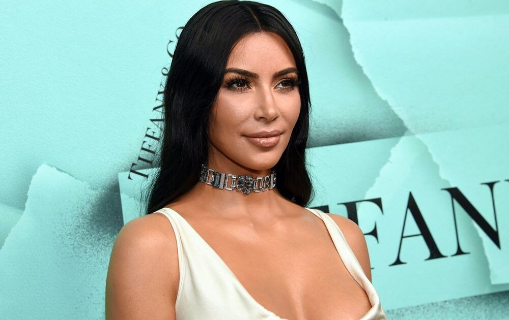 Kim Kardashian’a doğum kontrol hapıyla taciz