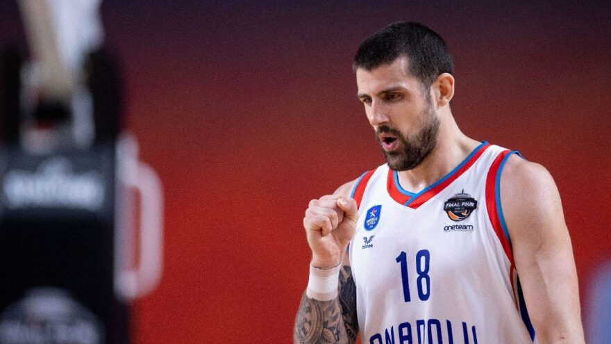 Adrien Moerman, Anadolu Efes’e veda etti