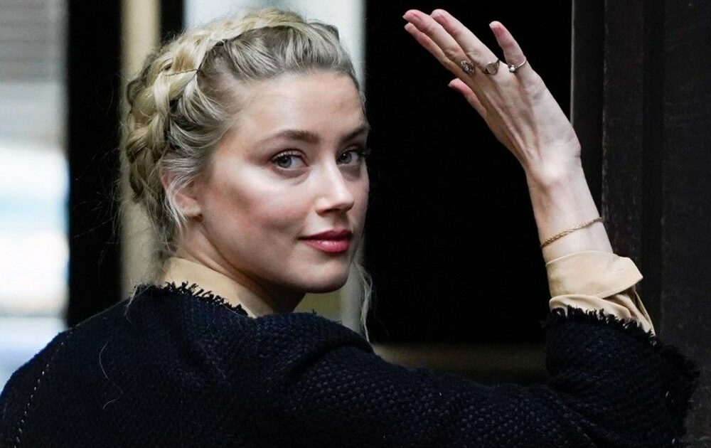 Amber Heard kovulmadım mesajı verdi