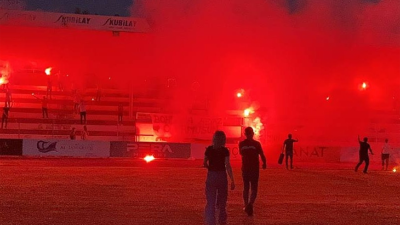 Bursa’da stadyumda sürpriz evlilik teklifi