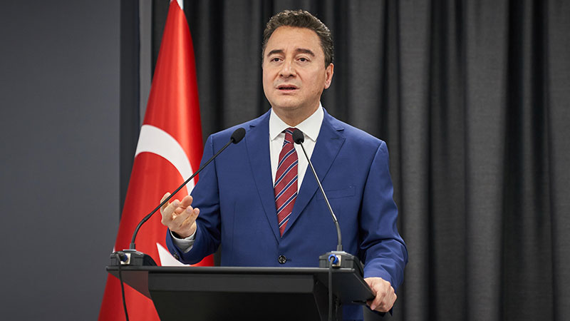 Babacan: ‘Basının üzerindeki baskı kendini gösteriyor’