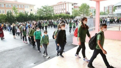 Bakan Selçuk açıkladı: Okulların açılış tarihi ertelenecek mi?