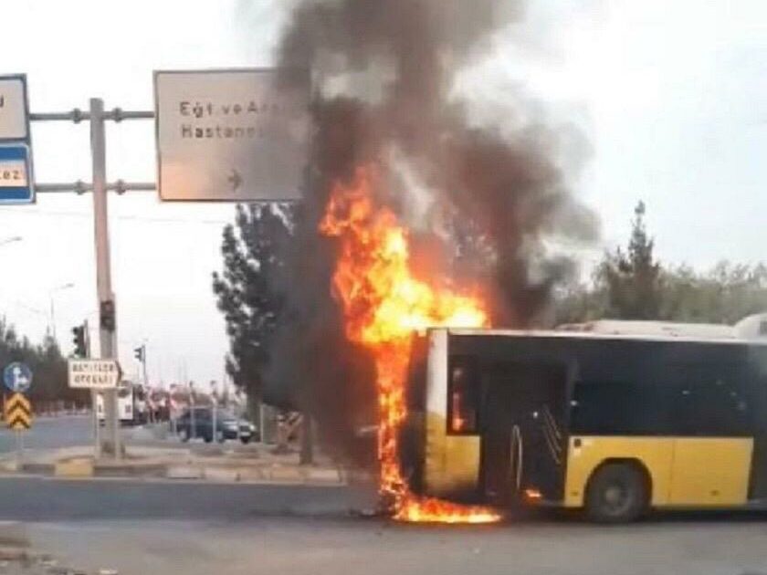 Diyarbakır’da hareket halindeki otobüste yangın