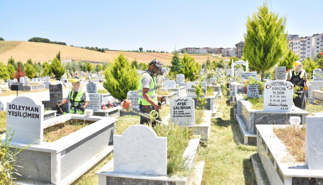 Bursa’da bayram öncesi mezarlıklar ziyarete hazır