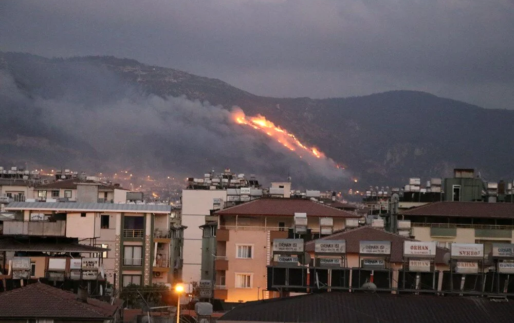 Hatay’da 2 orman yangını