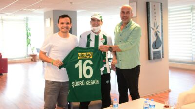 Bursaspor taraftarı Şükrü Keskin, kulübü ziyaret etti