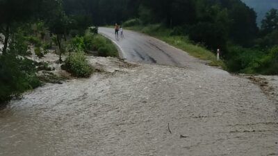 Bursa’da yağmur taşkına dönüştü