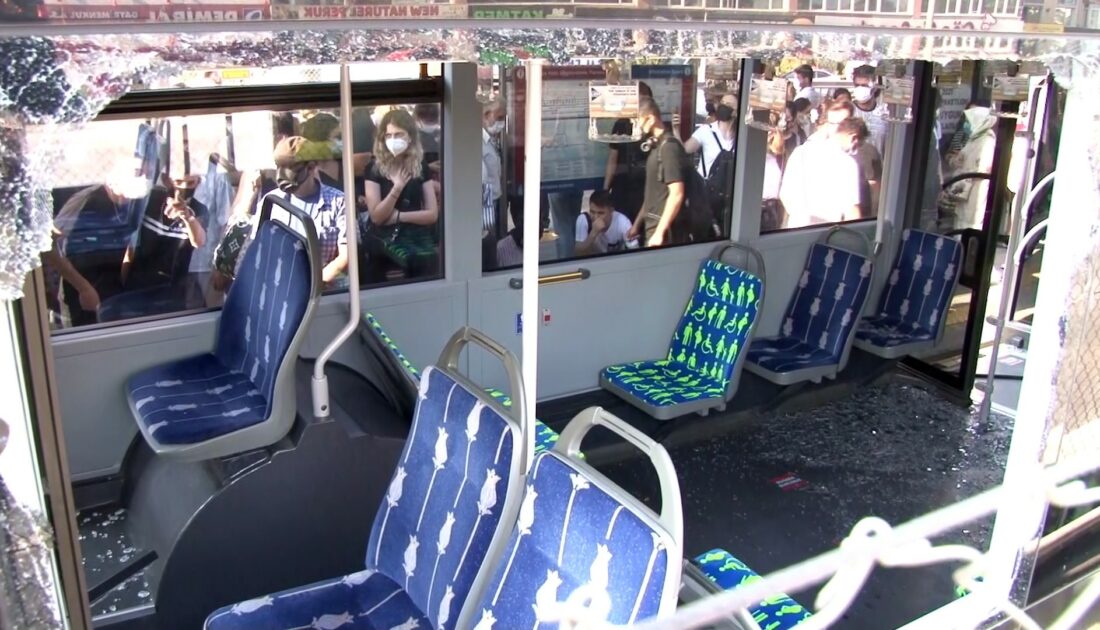 İstanbul’da metrobüsler çarpıştı: 24 yaralı