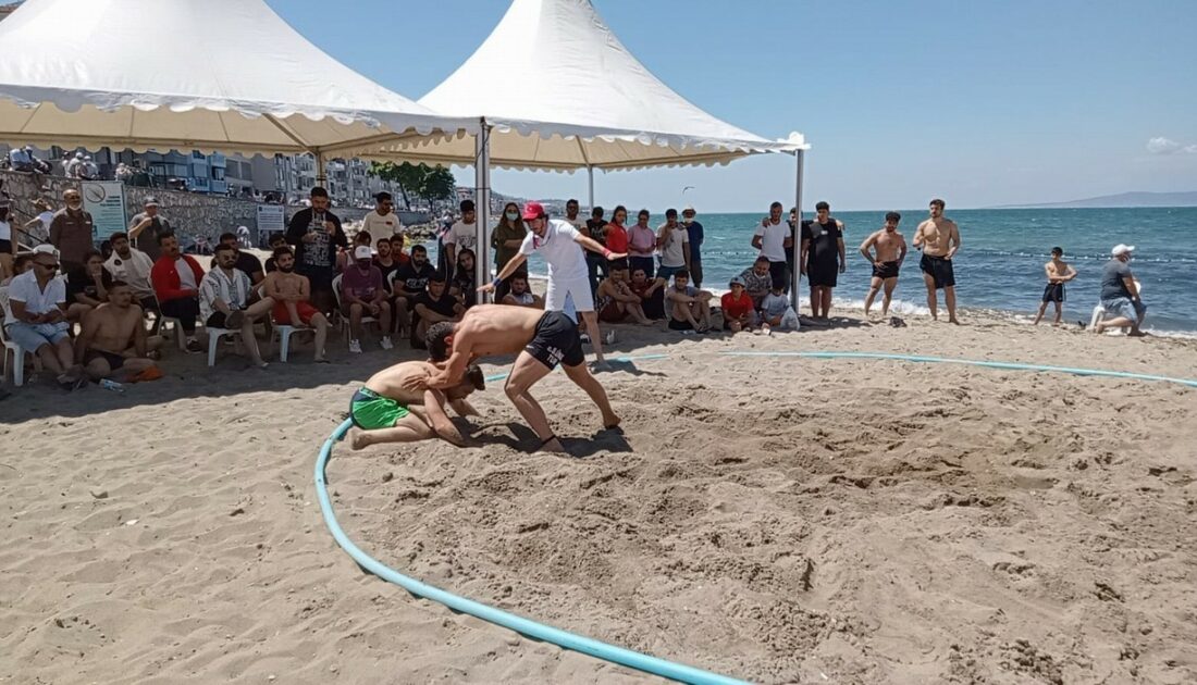 Güreşçiler Bursa plajlarında kapıştı