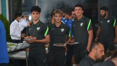 Bursasporlu futbolcular mangal partisinde buluştu