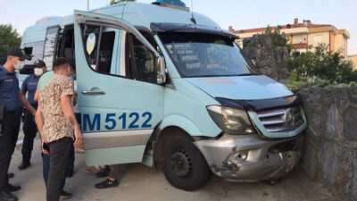 Seyir halindeki dolmuş şoförü, yolcu tarafından silahla vurularak öldürüldü