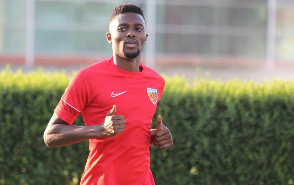 Kayserispor, Mensah ile anlaştı