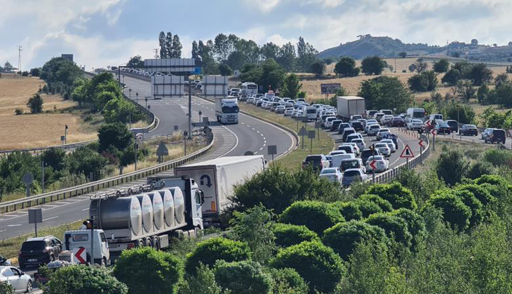 21 ilin kesiştiği Kemikli Rampaları’nda kilometrelerce dönüş kuyruğu