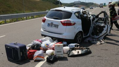 Tatil dönüşü feci kaza: 1’i ağır 5 yaralı