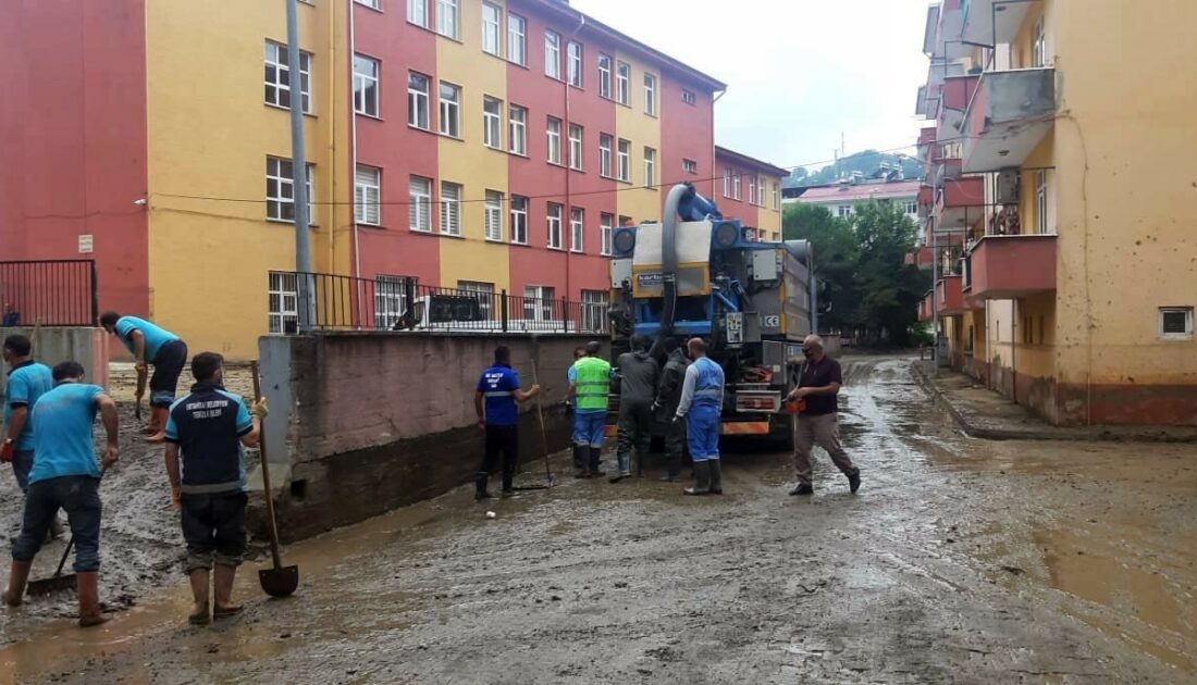 Diyarbakır ekibi selden zarar gören Artvin’de çalışmalara başladı