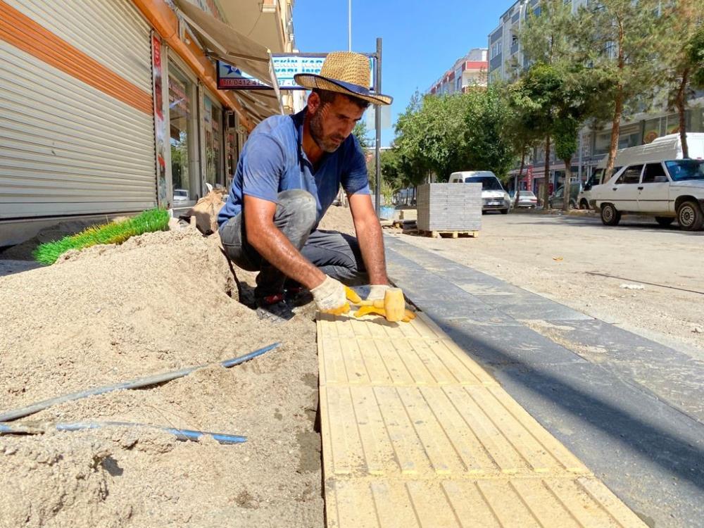 Bismil’de yol ve kaldırım çalışması hız kesmeden devam ediyor