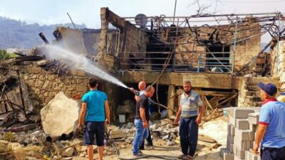 Mersin’de yangın alarmı! Yerleşim yerlerine ulaştı…