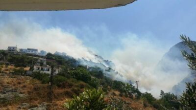 Hatay’da bir yangın daha! Evlere sıçradı…