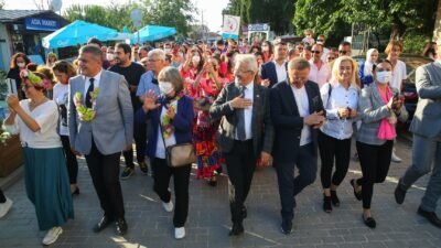 Gölyazı, Çiçek Şenliği ile şenlendi